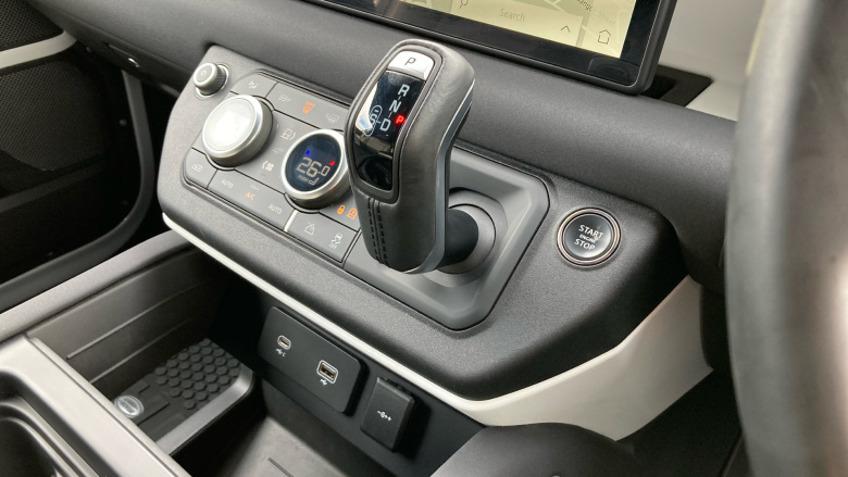 Land Rover Defender 90 Diesel 3.0 D250 Hard Top SE Auto